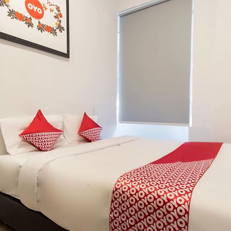 Hotel O Metropolitan Homestay Near Komplek Asia Megamas Medan Exterior photo