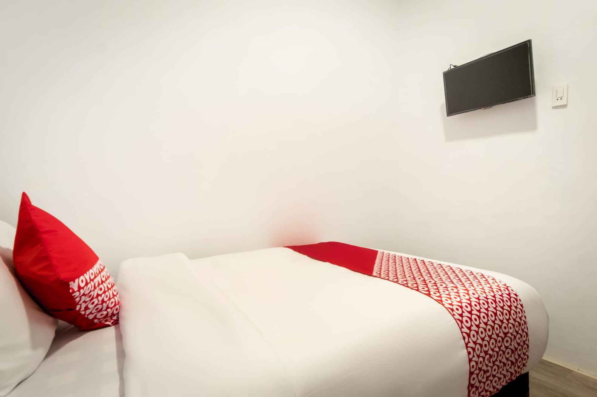 Hotel O Metropolitan Homestay Near Komplek Asia Megamas Medan Exterior photo