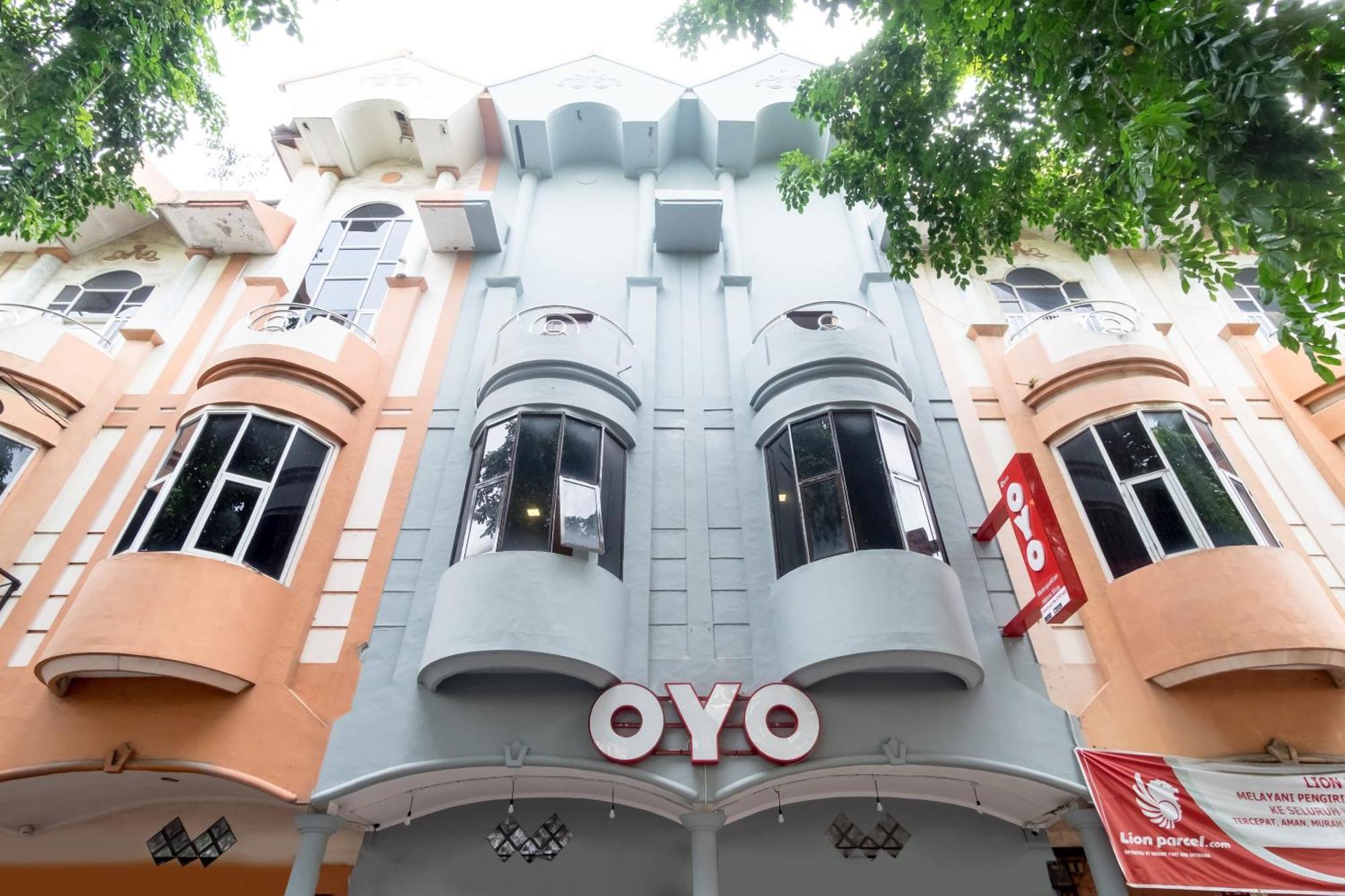 Hotel O Metropolitan Homestay Near Komplek Asia Megamas Medan Exterior photo